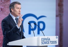 El líder del PP, Alberto Núñez Feijóo, haciendo balance de 2024, el pasado 27 de diciembre