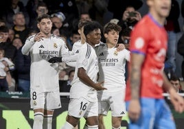 El Real Madrid se regala una mansa goleada copera