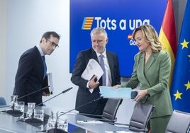 Los ministros Carlos Cuerpo, Ángel Víctor Torres y Pilar Alegría, durante la rueda de prensa tras el Consejo de Ministros.