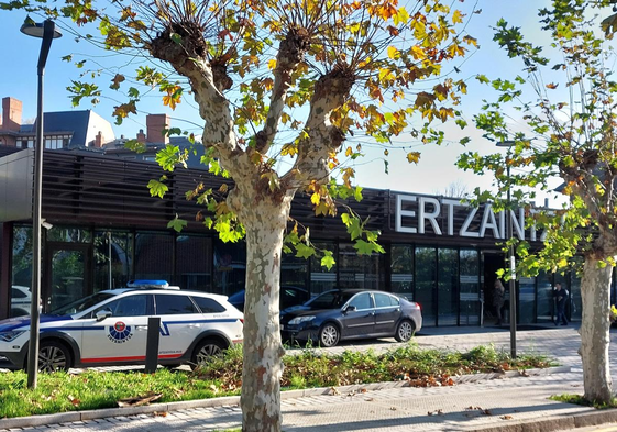 Vista exterior de la comisaría de la Ertzaintza en Getxo.