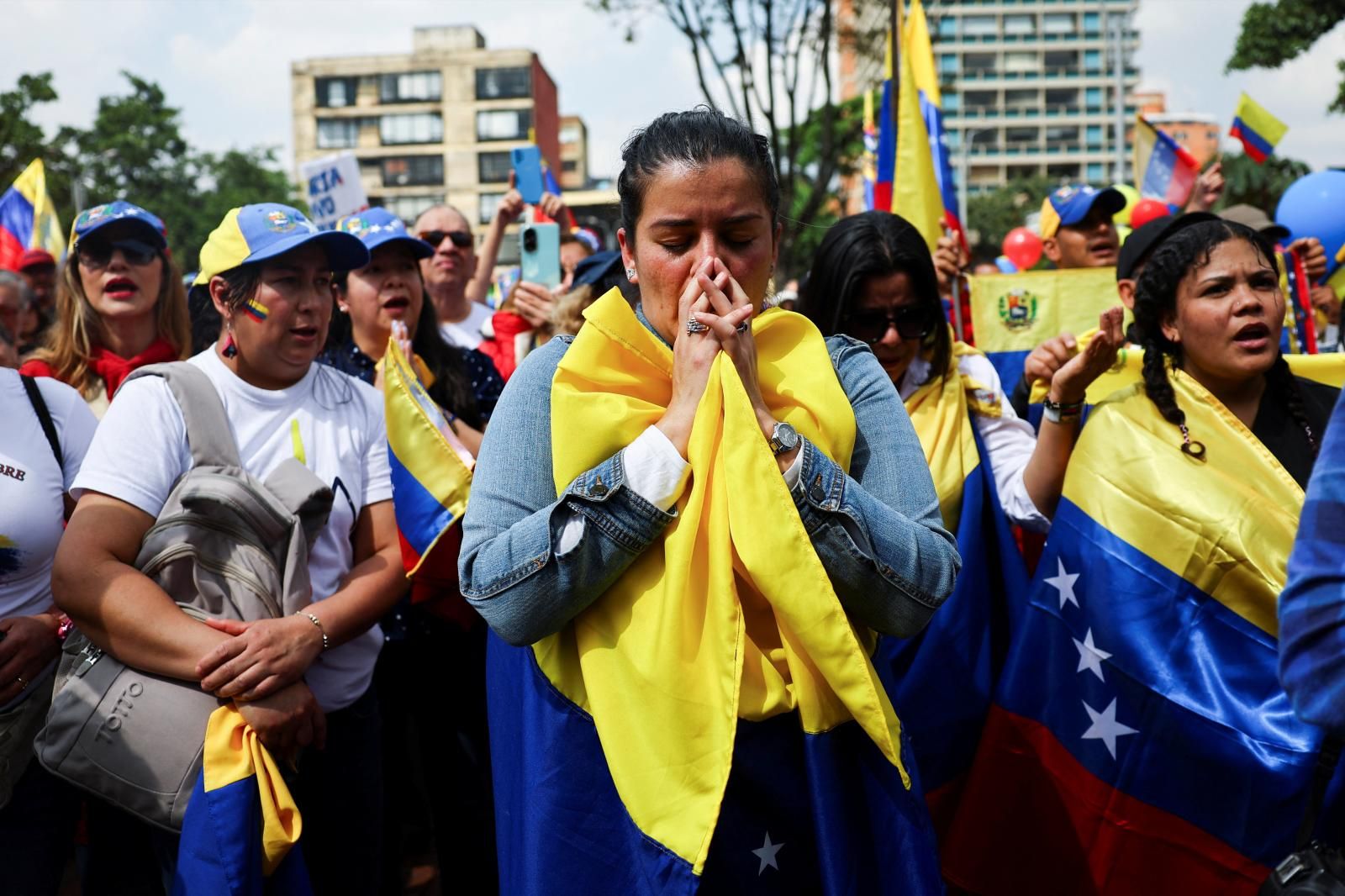 Fotografías: los opositores al chavismo se concentran en Caracas ante la presencia de las nuevas milicias civiles armadas