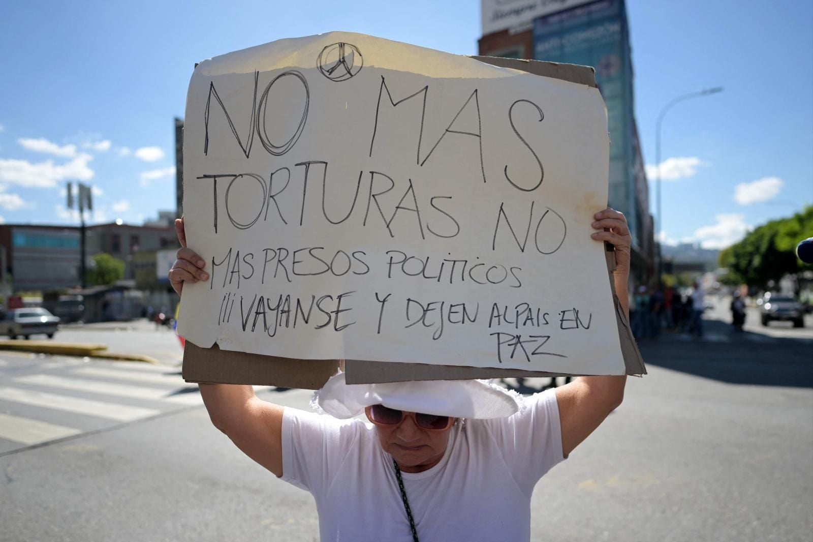 Fotografías: los opositores al chavismo se concentran en Caracas ante la presencia de las nuevas milicias civiles armadas