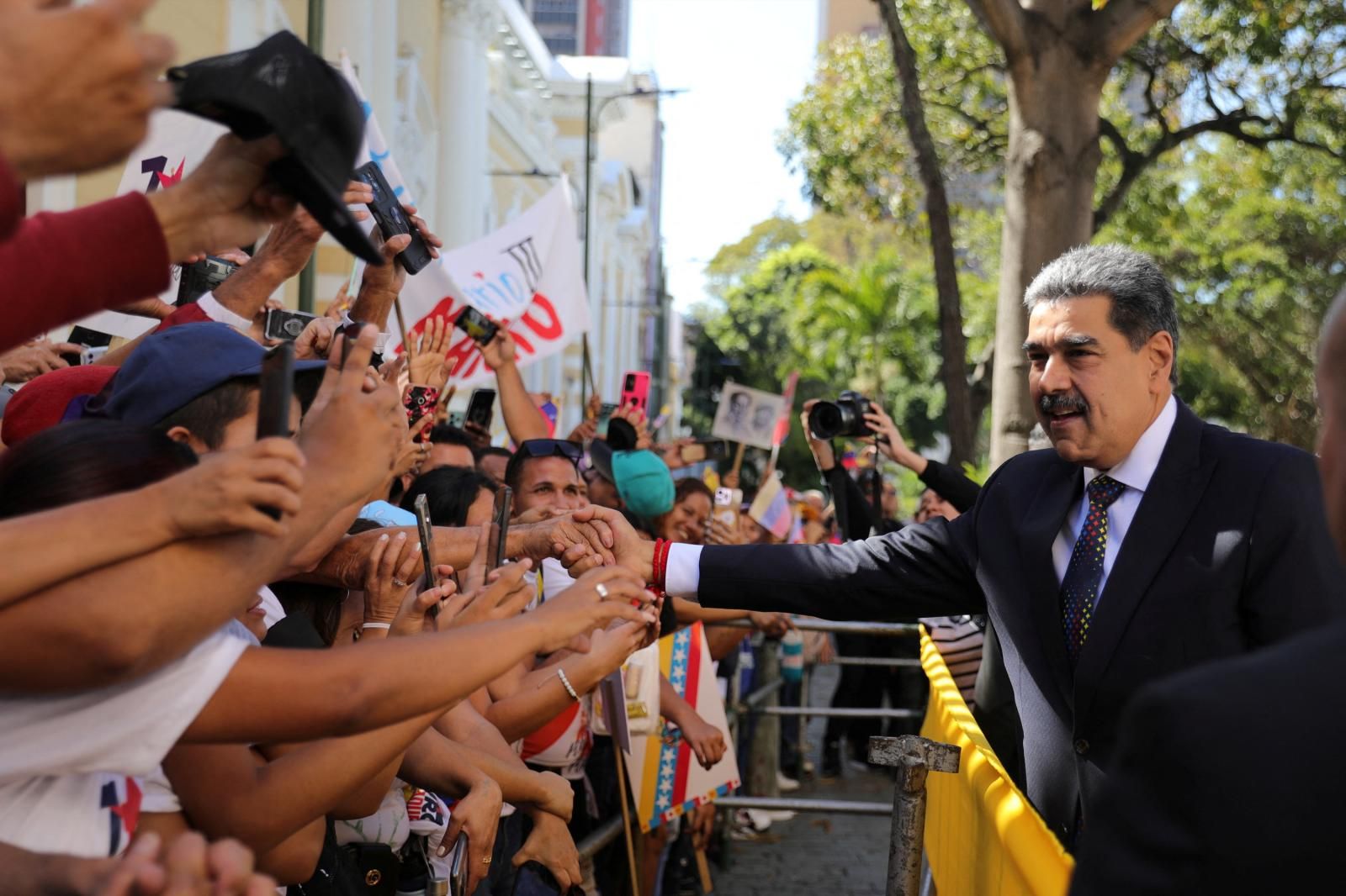 Fotografías: Maduro se autoproclama presidente de Venezuela