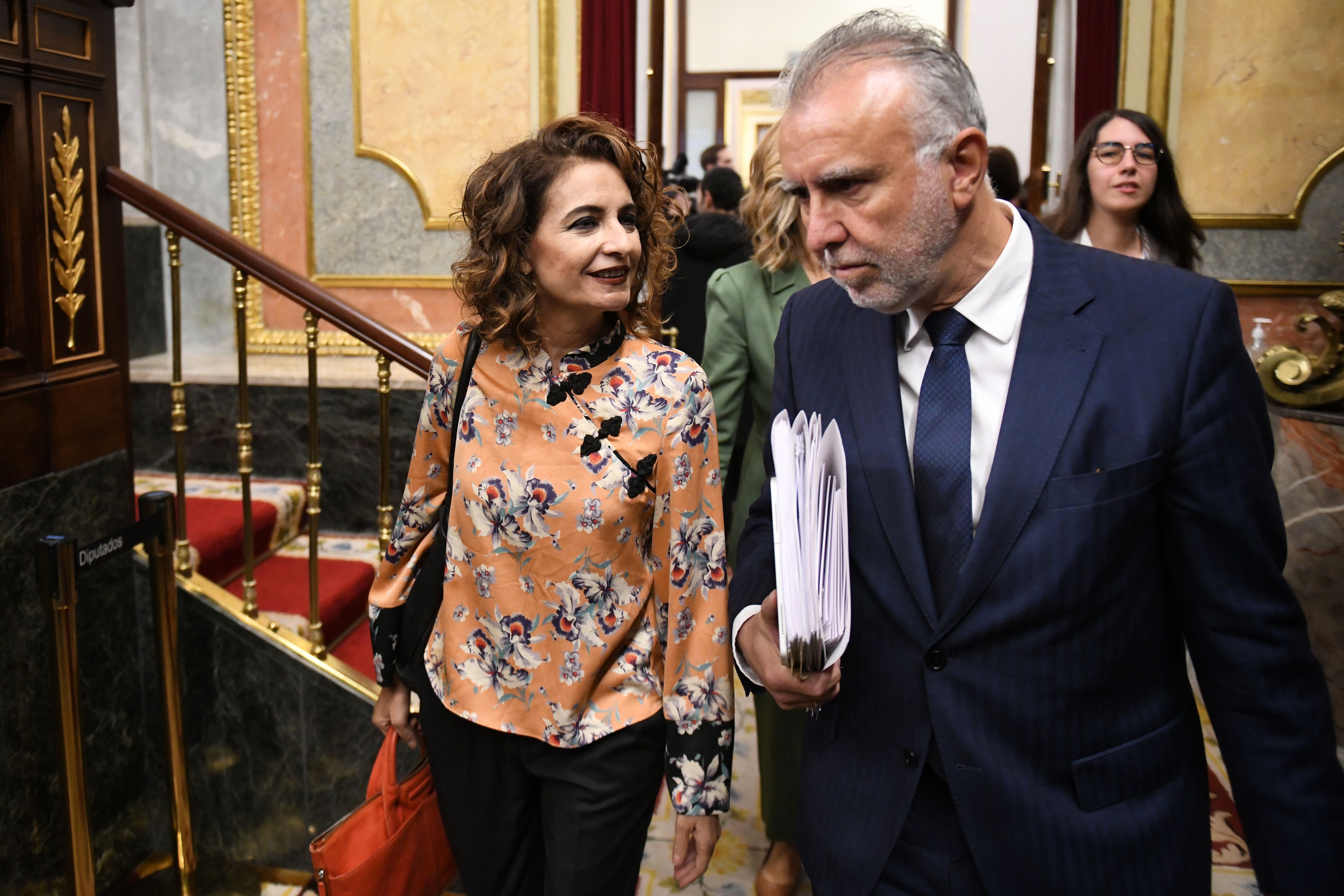 María Jesús Montero y Ángel Víctor Torres en el Congreso de los Diputados.