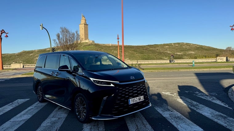 Lexus LM en La Coruña