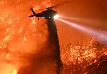 Una operación aérea «épica» en Los Ángeles para salvar El Encino y Brentwood Hills