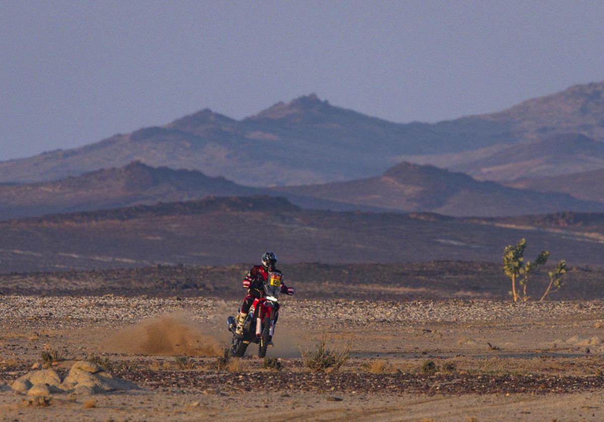 Tosha Schareina, durante la etapa en el Dakar.