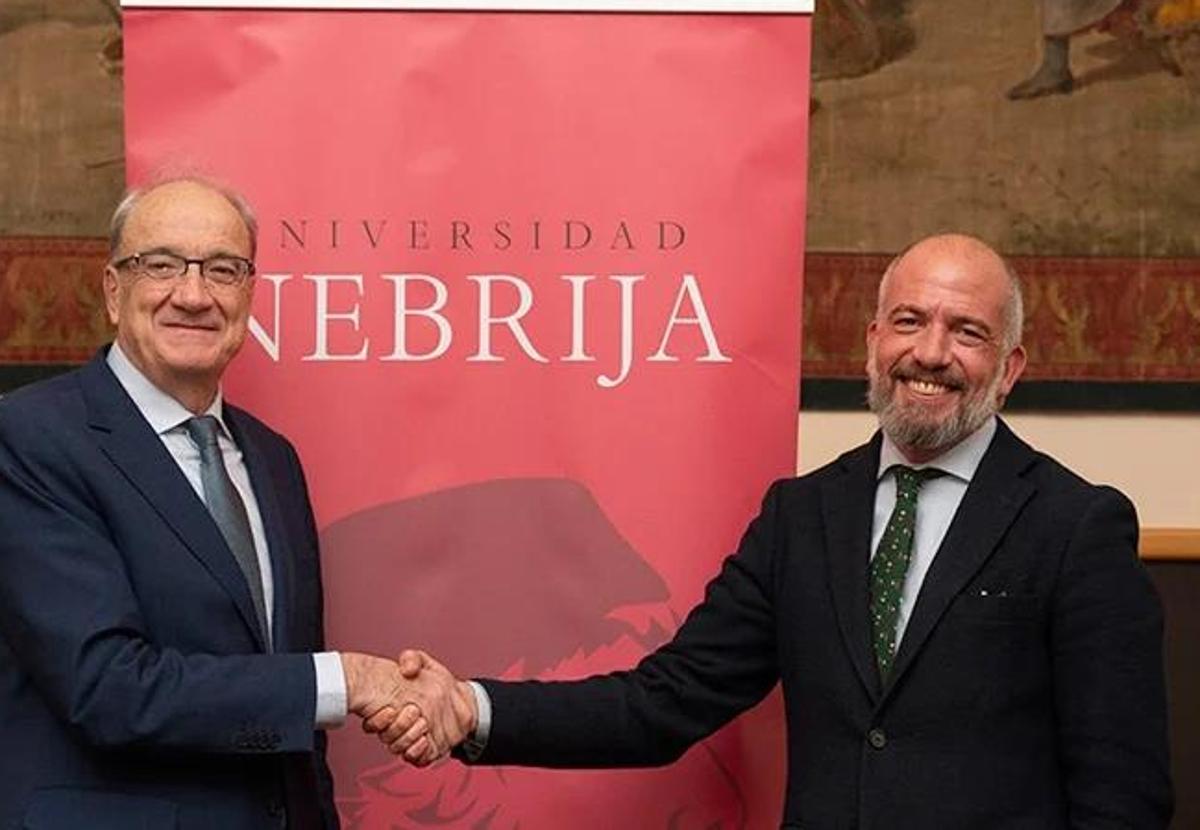 El rector de la Universidad Nebrija, José Muñiz, y el director de la Fundación RACE, Ignacio Fernández