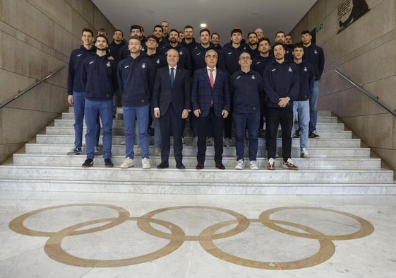 La selección española de balonmano, en la sede del COE, antes de encarar el Mundial.