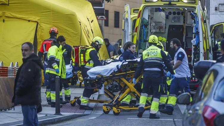 Dos muertos en el incendio de un ático en un edificio centenario de Santander