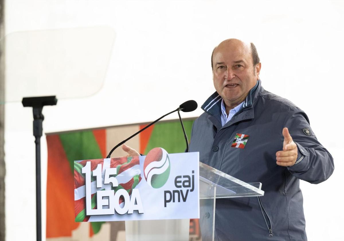 Andoni Ortuzar participa en el 115 aniversario de la Organización Municipal del PNV de Leioa (Vizcaya).