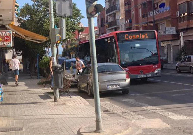 Un conductor de la EMT evita una agresión sexual a una menor en Valencia