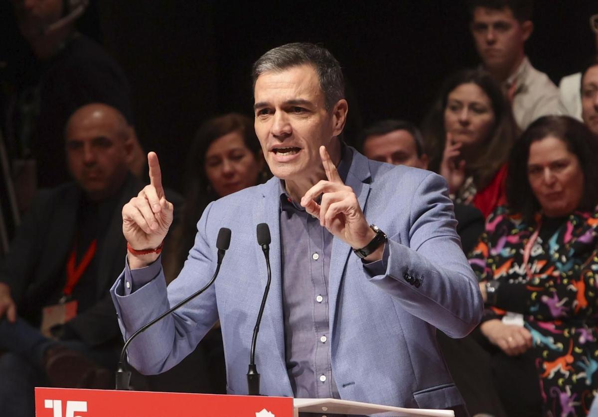 Pedro Sánchez clausura el congreso del PSOE extremeño.