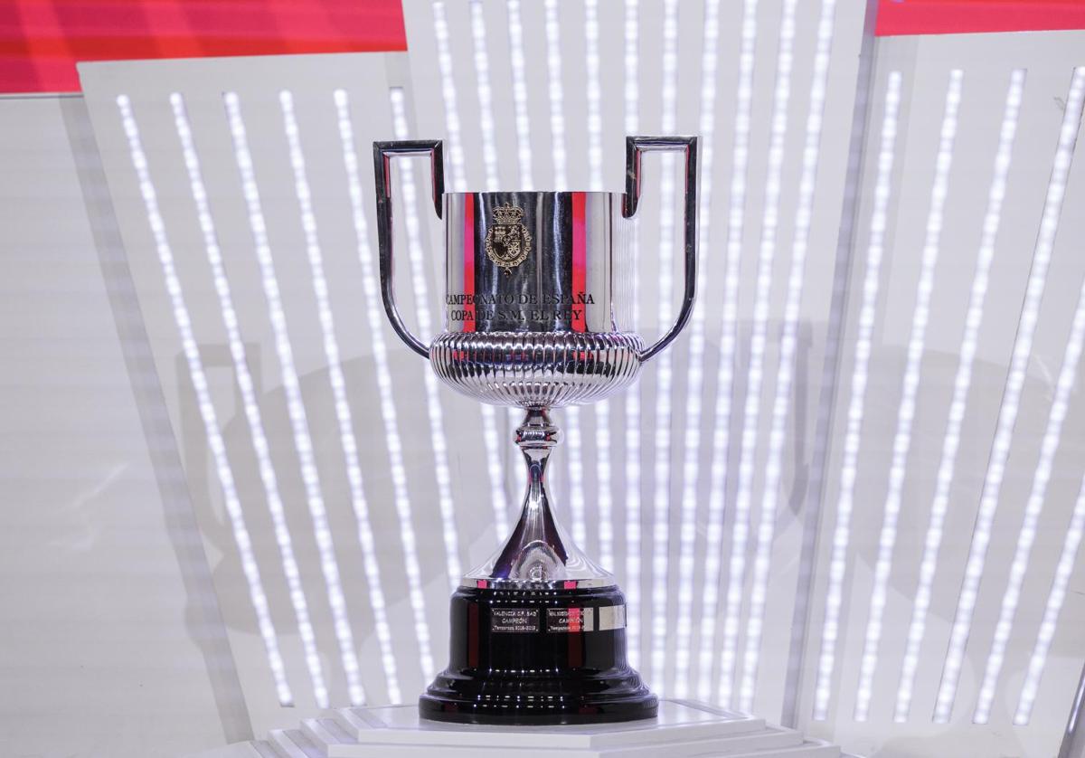 El trofeo de la Copa del Rey.