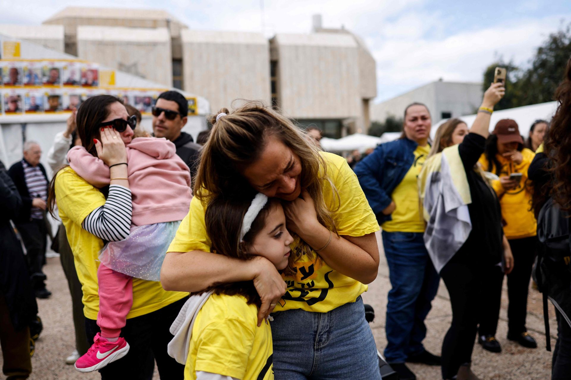 Así ha sido la festiva liberación de las soldados israelíes