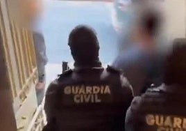 Momento de la detención en Pinos Puente del principal acusado del asesinato de Girona, el pasado septiembre.