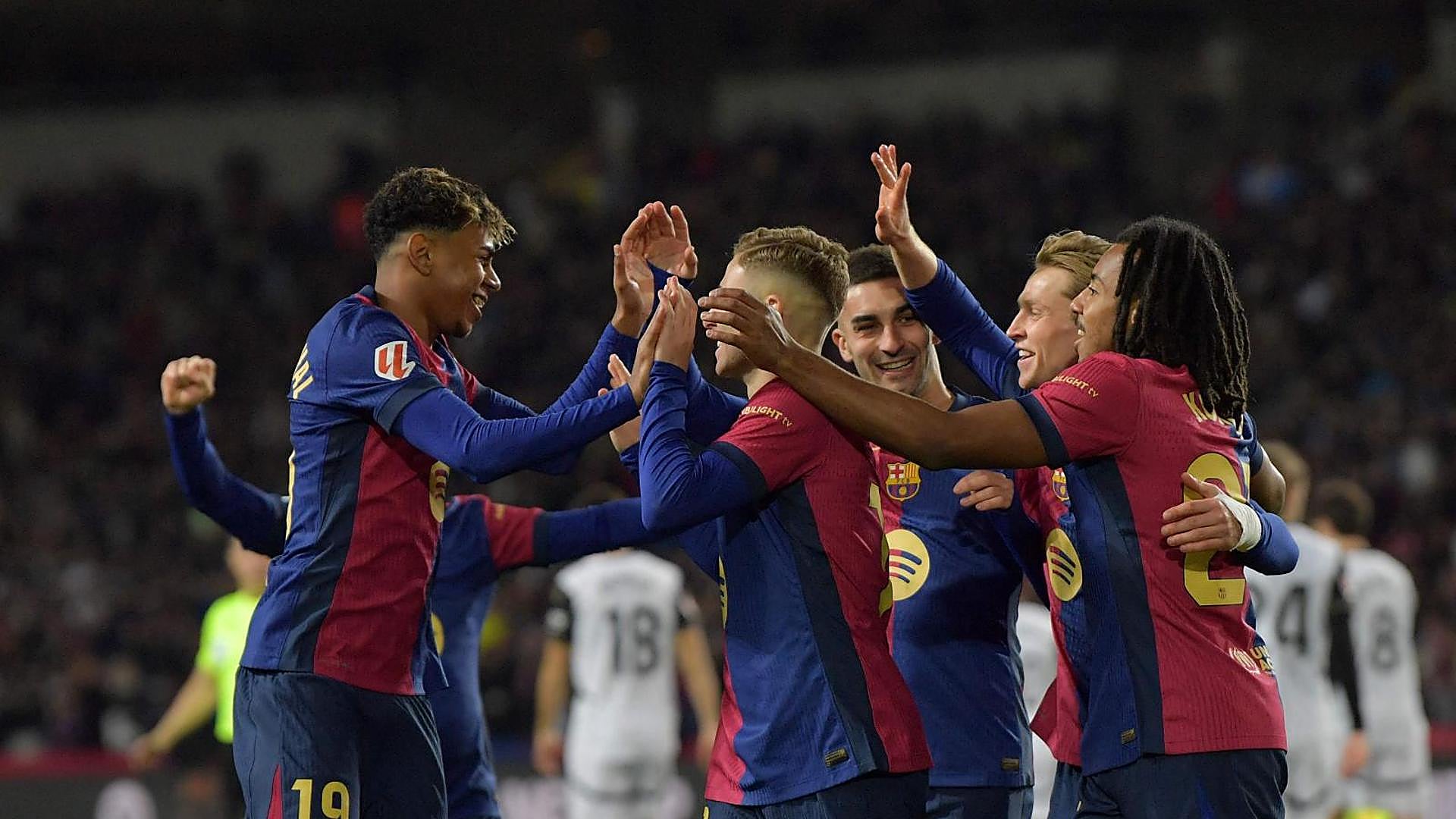 Barça, Valencia'yı mağlup ederek çılgına döndü