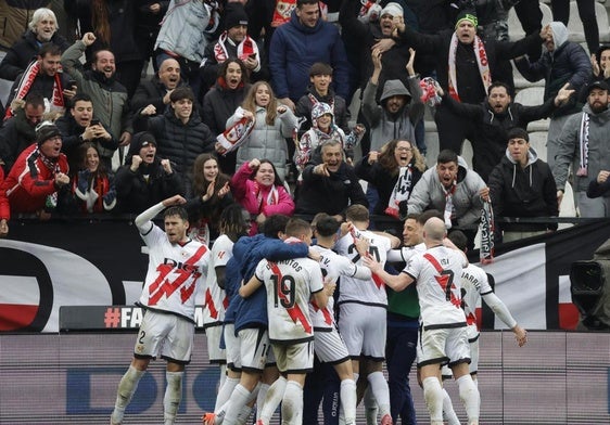 El Rayo remonta en tres minutos con un doblete de Nteka ante el Girona