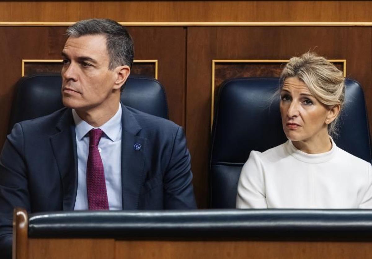 Pedro Sánchez y Yolanda Díaz, durante un pleno en el Congreso.