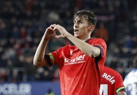 Osasuna rompe su mala racha con un doblete de Budimir ante la Real Sociedad