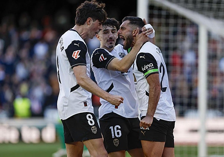 El Valencia se aferra a Primera con una victoria ante el Celta