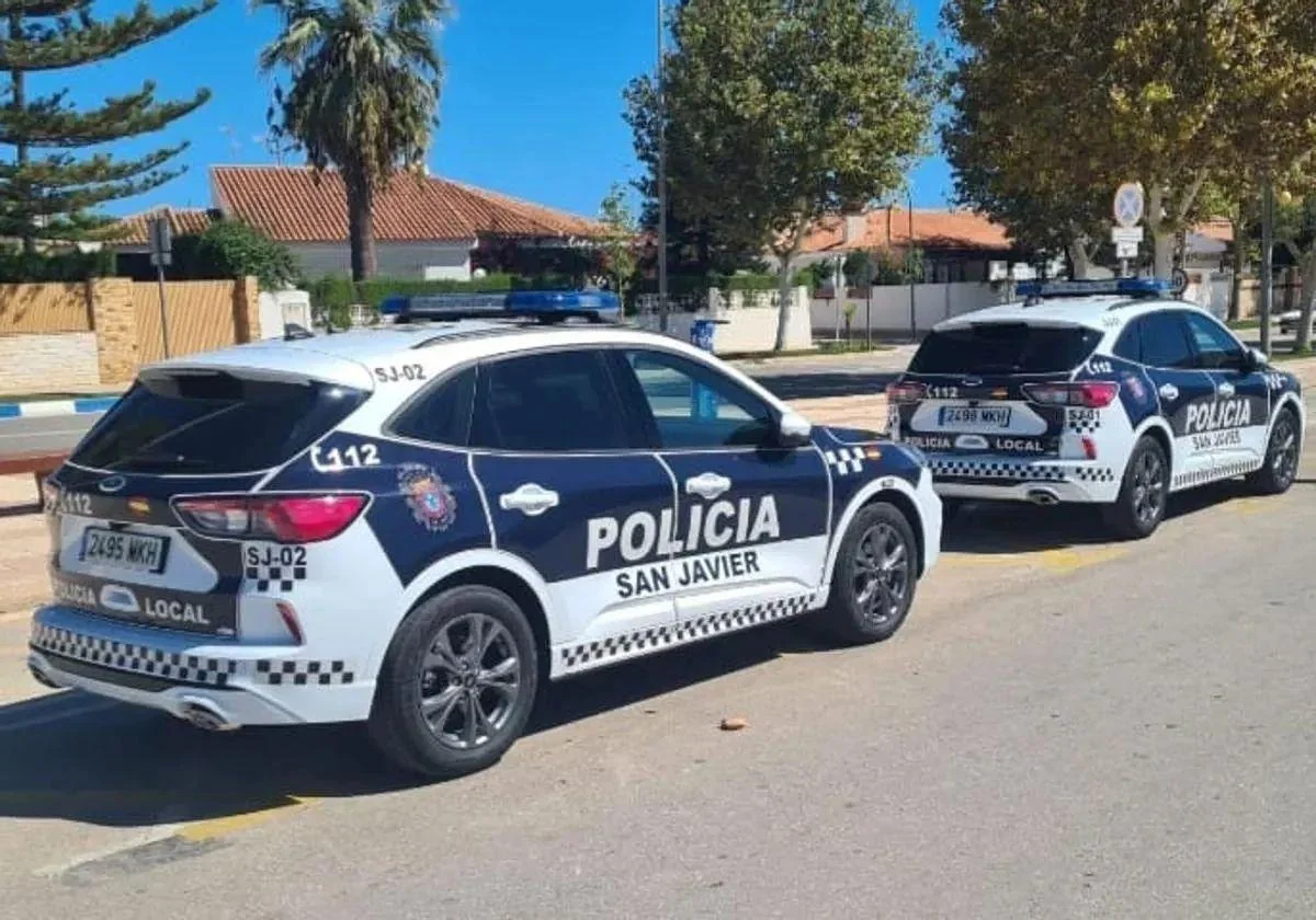 Vehículos de la Policía Local de San Javier, en una imagen de archivo.