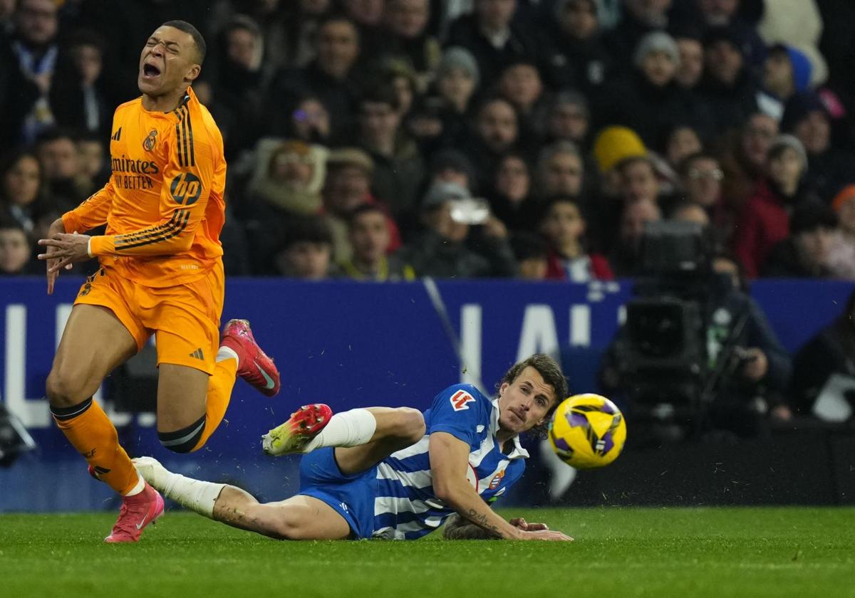 La entrada de Carlos Romero a Kylian Mbappé que soliviantó al Real Madrid.