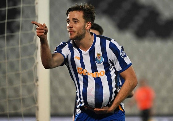 Nico González celebra un gol con el Oporto.