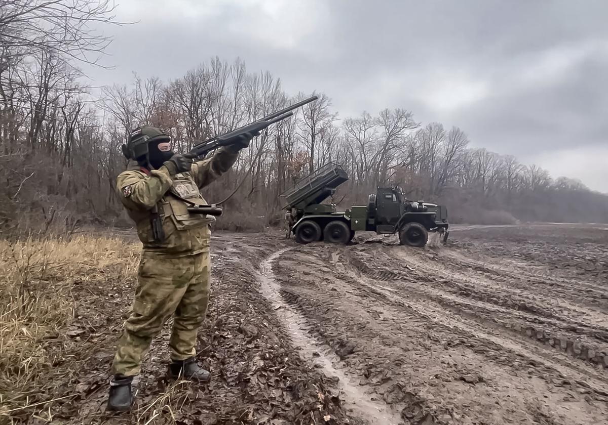 Un militar ruso en el frente de Kursk.