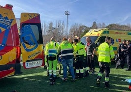 Un grupo de futbolistas salva la vida a un árbitro que sufrió un infarto durante el partido