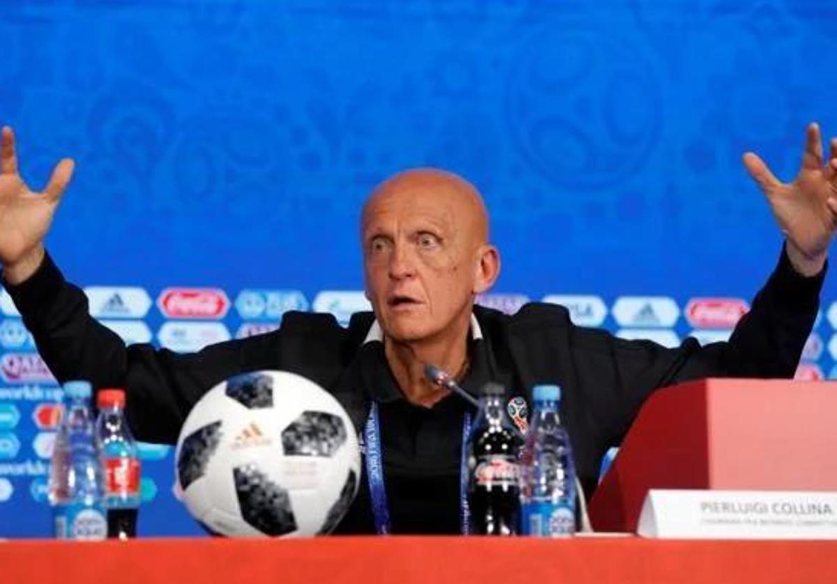 El presidente del Comité Arbitral de la FIFA, Pierluigi Collina, gesticula durante la rueda de prensa.