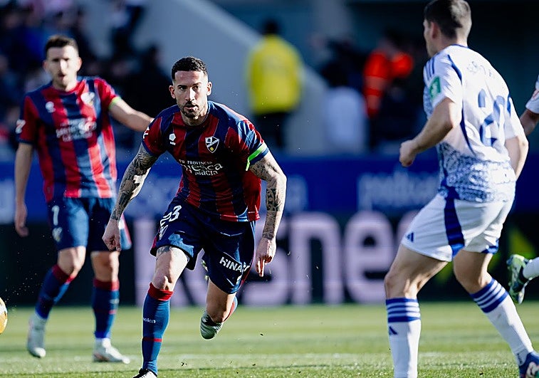 Boyé rescata un punto para el Granada en Huesca