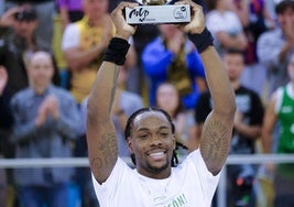 Kendrick Perry, con el trofeo al MVP de la Copa.