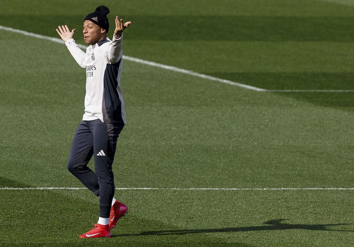 Mbappé en el último entrenamiento antes de que el Real Madrid reciba al Manchester City.