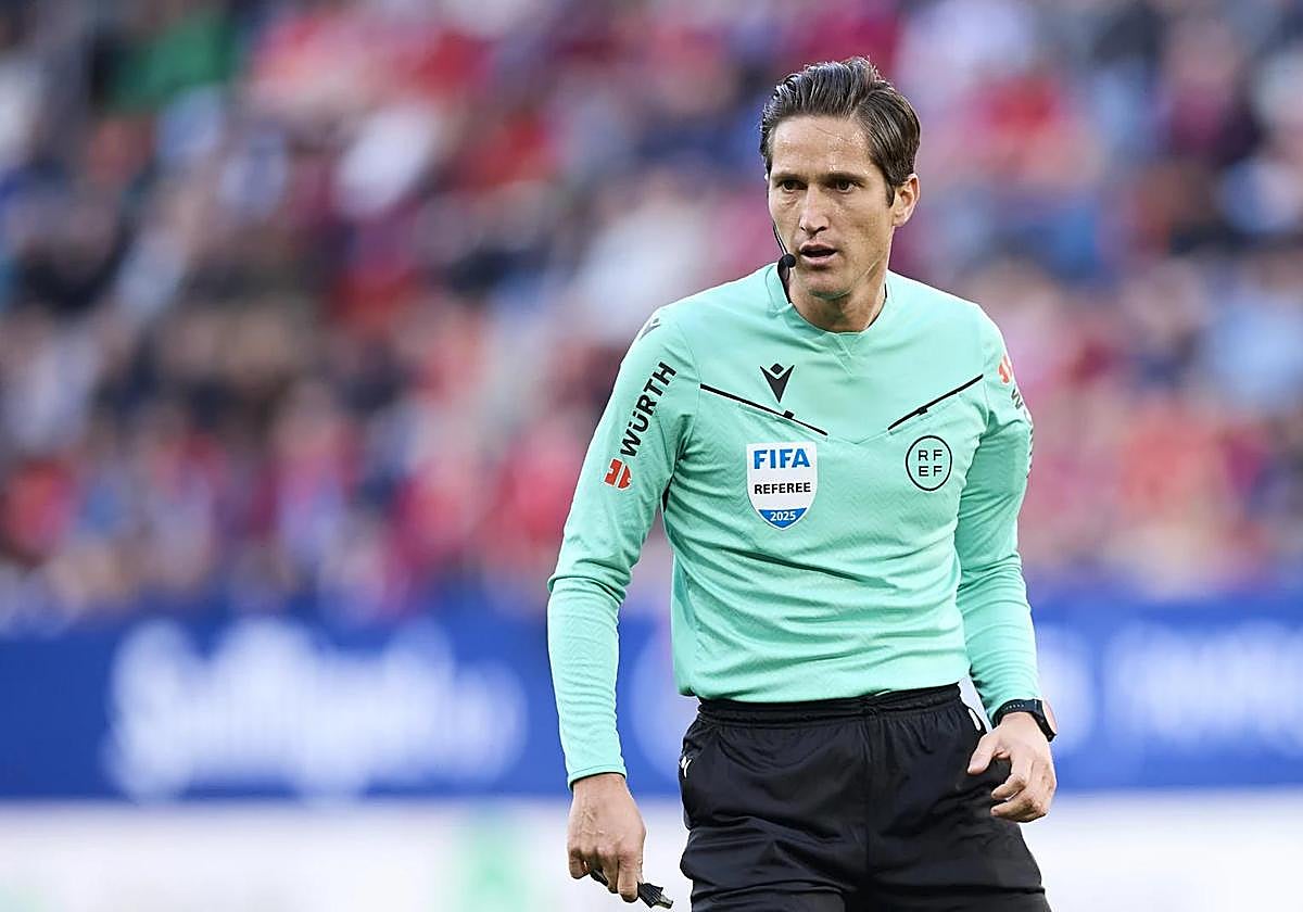 Referee José Luis Munuera Montero