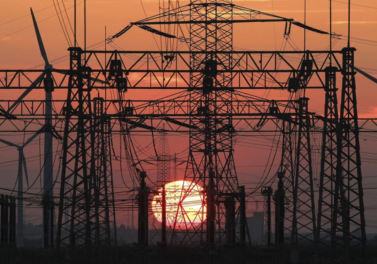 Torres de tendido eléctrico de alto voltaje .