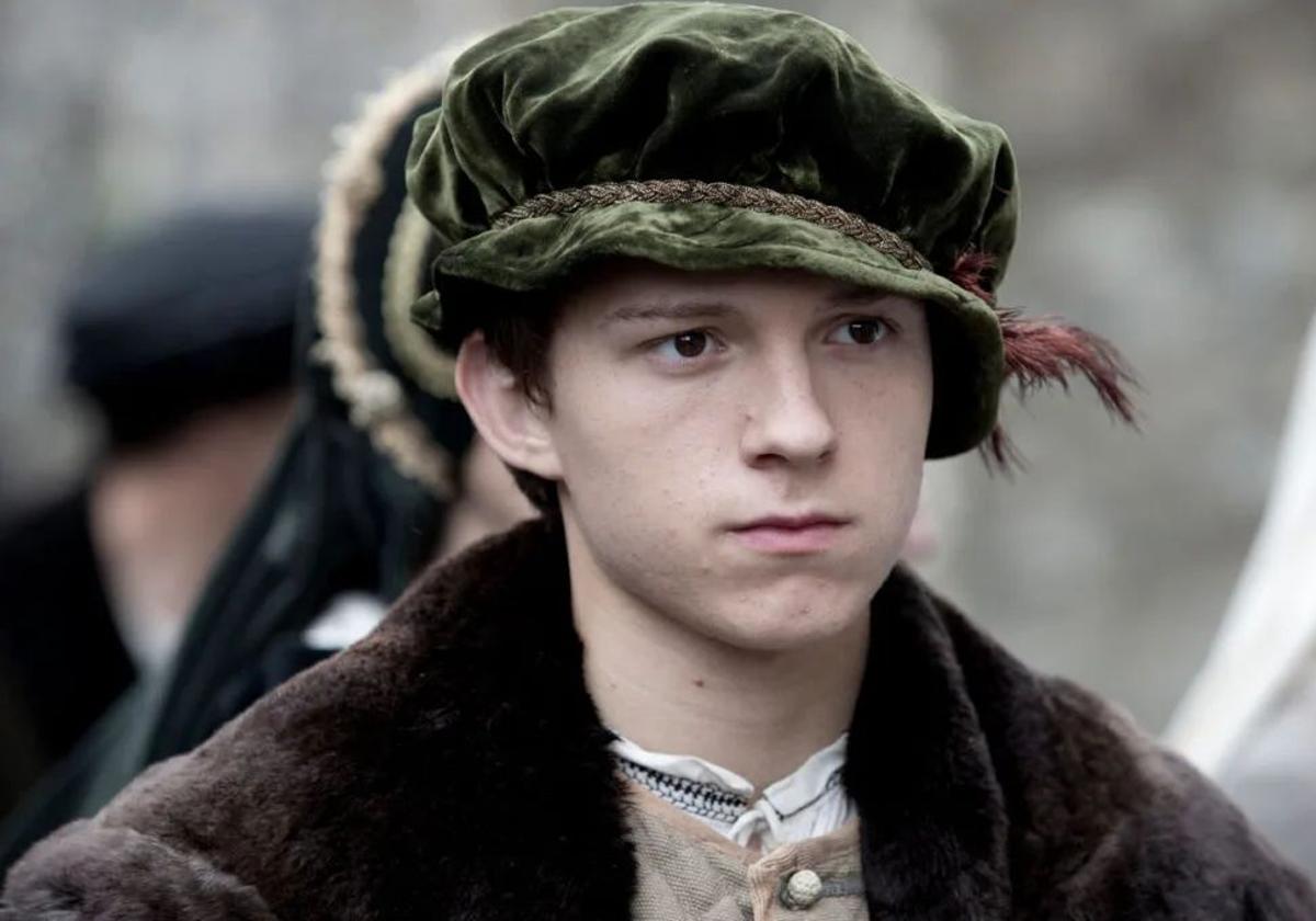 Tom Holland, en 'Wolf Hall: el trueno en el reino'.