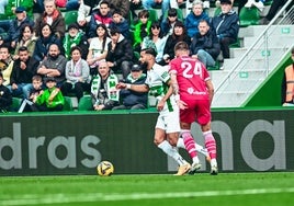 El Elche remonta ante el Cartagena y se mete en ascenso directo