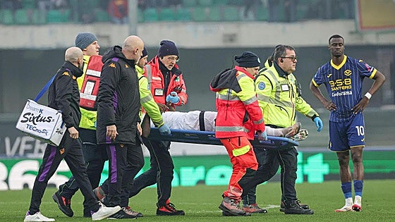 Moise Kean se desploma tras recibir un fuerte golpe en la cabeza y es hospitalizado