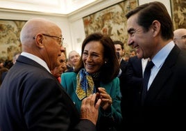 Ana Botín, presidenta de Banco Santander, junto a Carlos Torres, presidente de BBVA y Josep Oliu, presidente de Banco Sabadell.