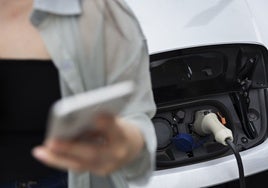 Proceso de carga de un coche eléctrico