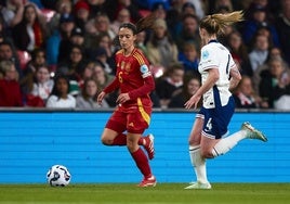 España claudica en su debut en Wembley