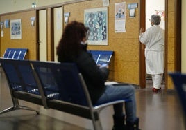 Pacientes en un centro de atención primaria.