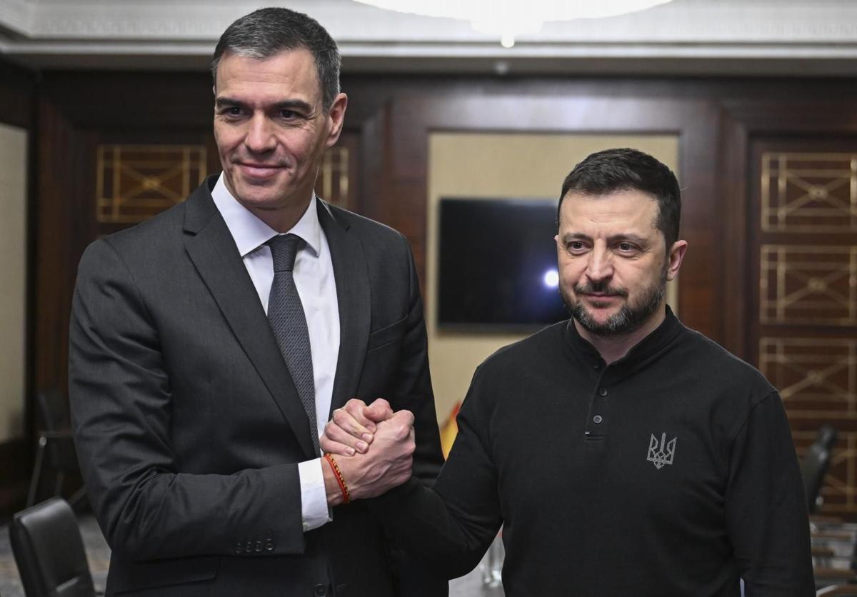 Pedro Sánchez y Volodímir Zelenski durante su encuentro en Kiev el lunes pasado.