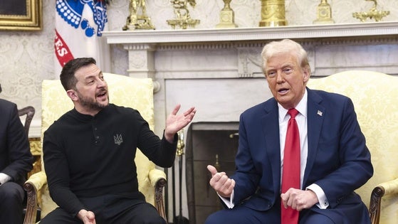 Donald Trump y Volodímir Zelenski, en plena discusión.