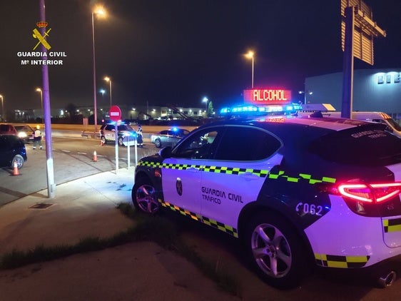 Un operativo de la Guardia Civil de control de alcoholemia