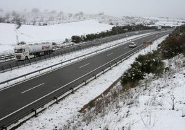 Nieve en la carretera