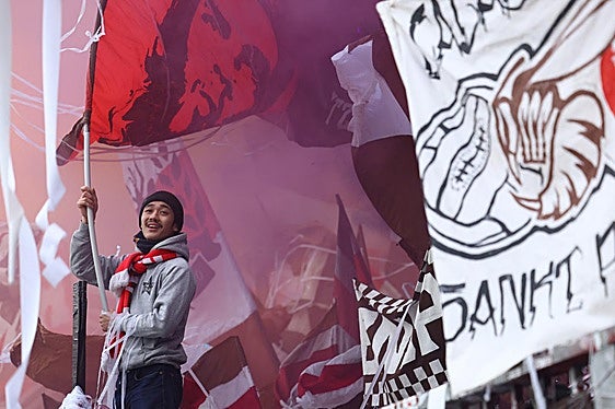 Un crowdfunding histórico para seguir compitiendo en la élite del fútbol
