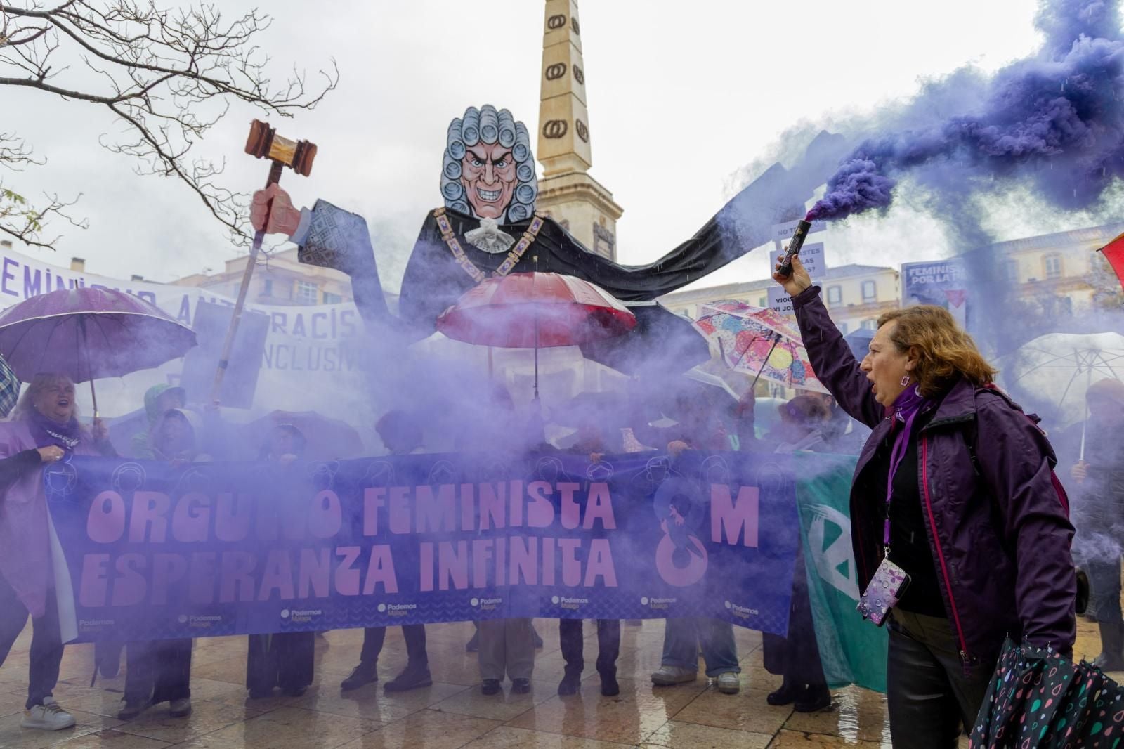 En Málaga, la manifestación ha tenido que ser suspendida como consecuencia del temporal