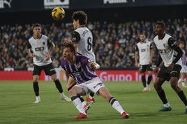 El Valencia se lleva el duelo por la permanencia contra el Valladolid